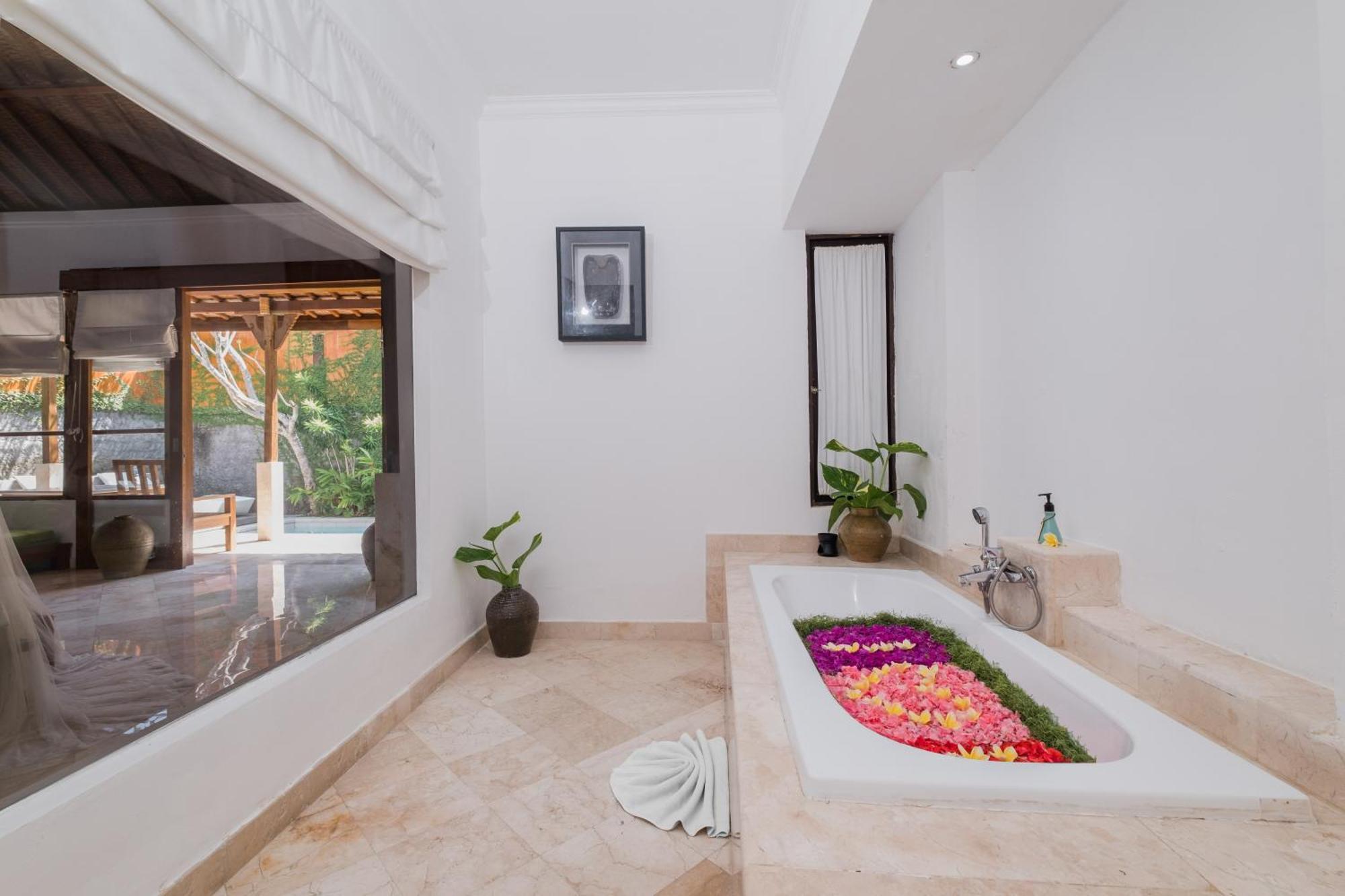 Alam Bidadari Seminyak Villa Exteriör bild